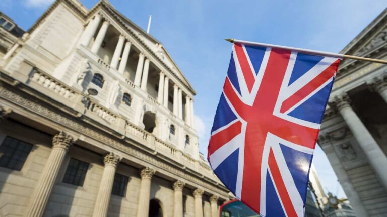 BoE holds rates at 4.5% as trade war and labour costs weigh on growth ...