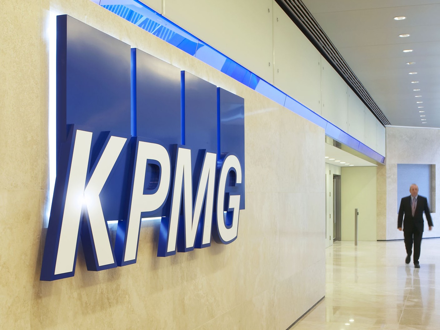 kpmg overhauls approach to its audit reports